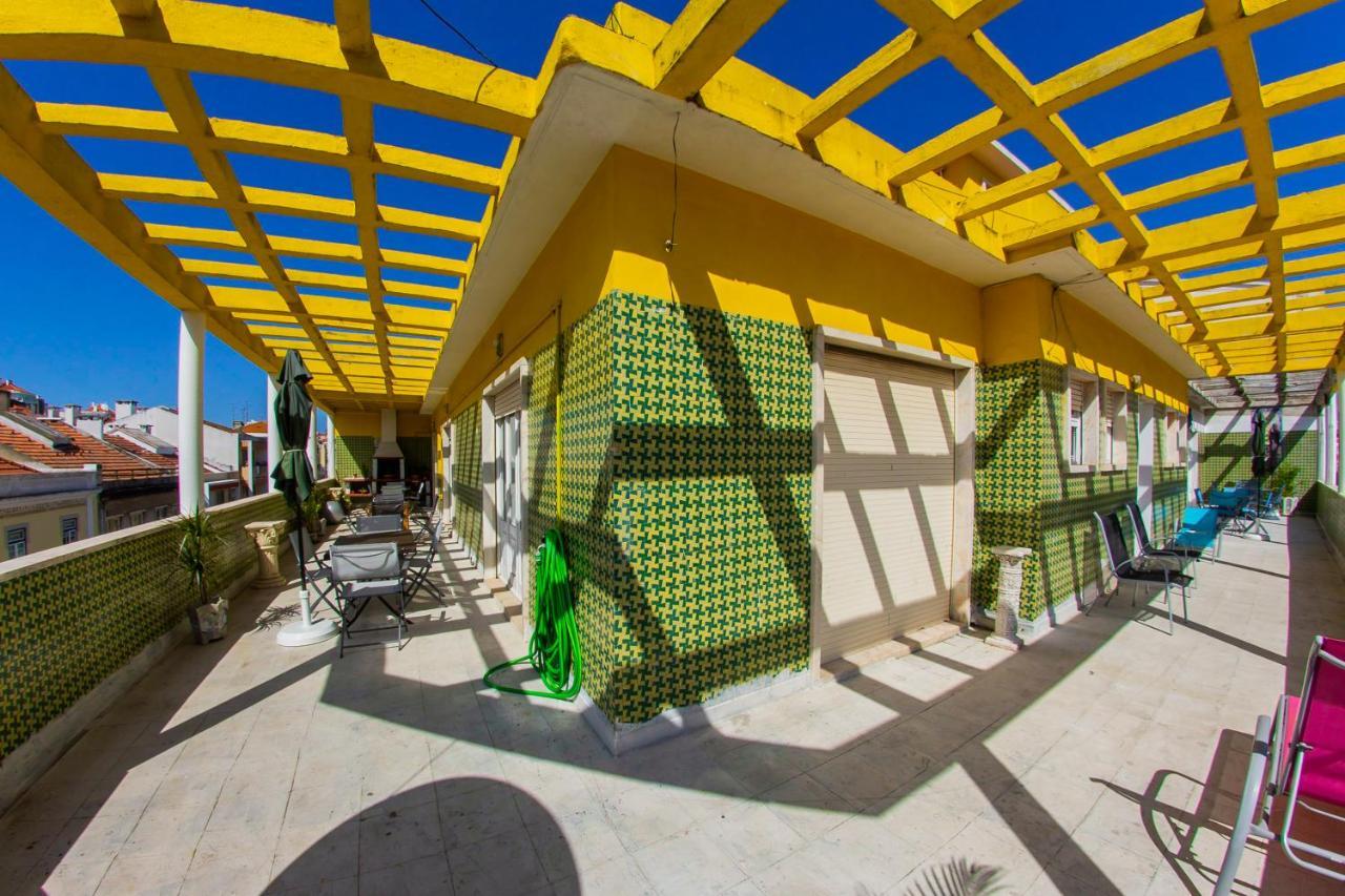 Lar Dois Coracoes Hostel Alges Exterior photo