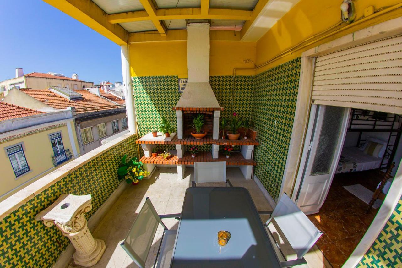 Lar Dois Coracoes Hostel Alges Exterior photo