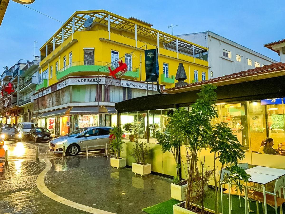 Lar Dois Coracoes Hostel Alges Exterior photo